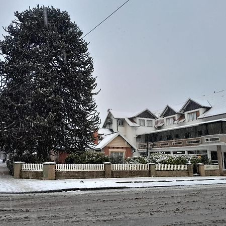 Hotel Crismalu San Martin de los Andes Exterior photo