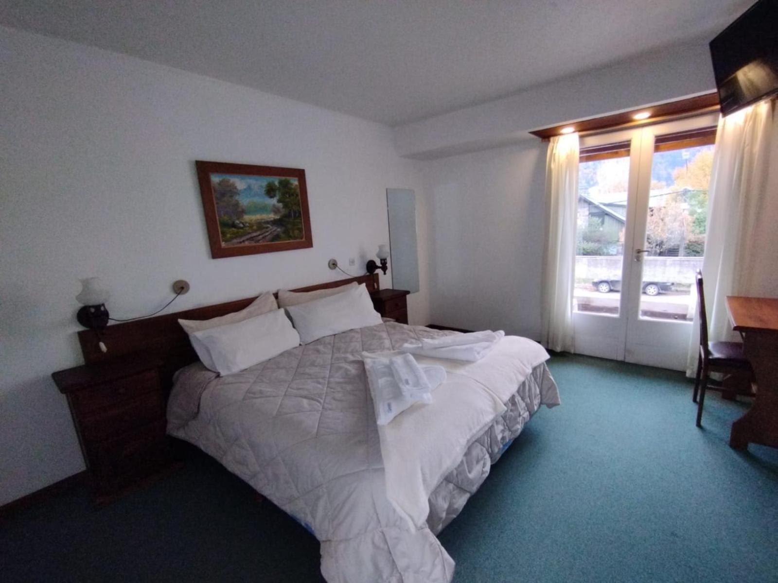 Hotel Crismalu San Martin de los Andes Exterior photo